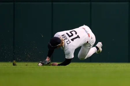 Nationals hang on for 4-2 win over Tigers